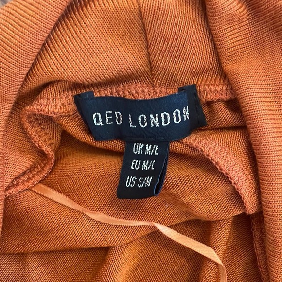 QED London Rust-Orange Long Cowl Neck Sweater Pockets - Picture 4 of 5